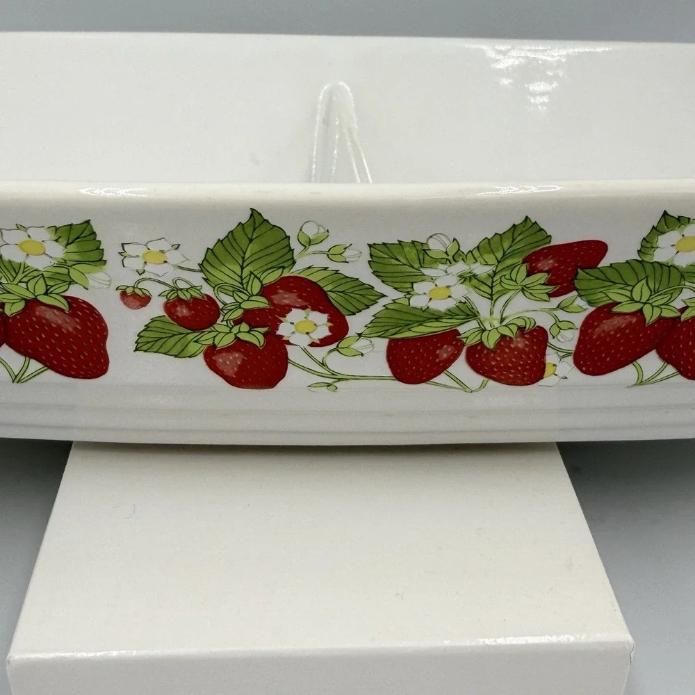 VTG Action Strawberry Divided Baking Dish Japan Cottagecore Retro Kitchen